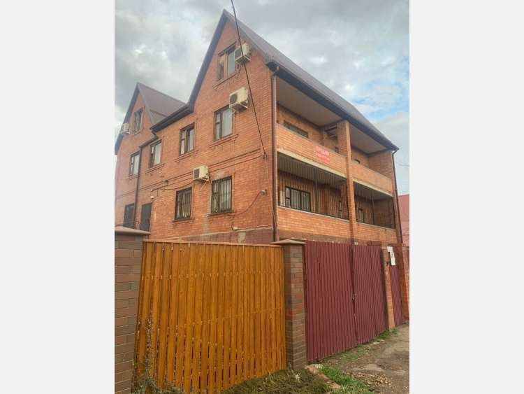 Дом, 420.00 м², на участке 4 сот. фото 0